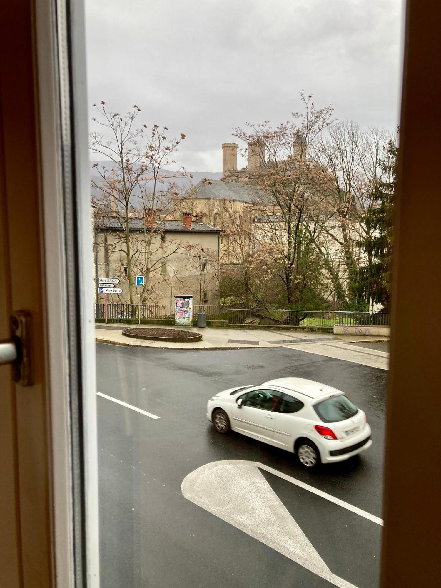 Aux 4 Logis Appart-Hotel - Studio Le Terra - Petit Dejeuner Inclus 1Ere Nuit Foix Luaran gambar